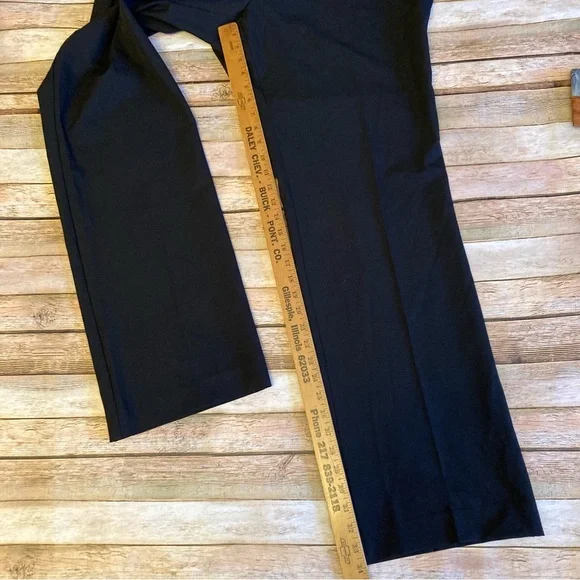 NWT Liz Claiborne Black Audra Curvy Trousers 18T Mid-Rise Straight Leg - Picture 3 of 9